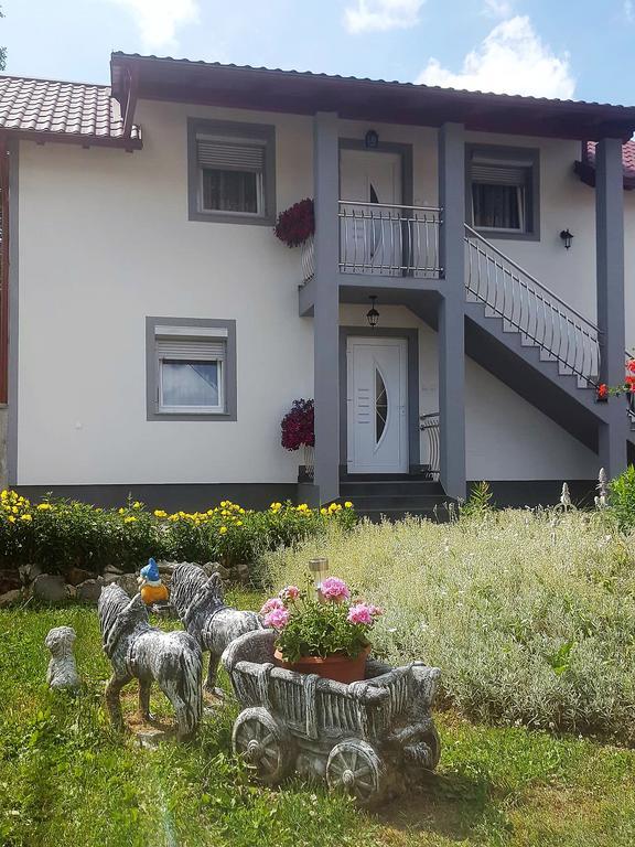 Guesthouse Samolov Vrhovine Zewnętrze zdjęcie