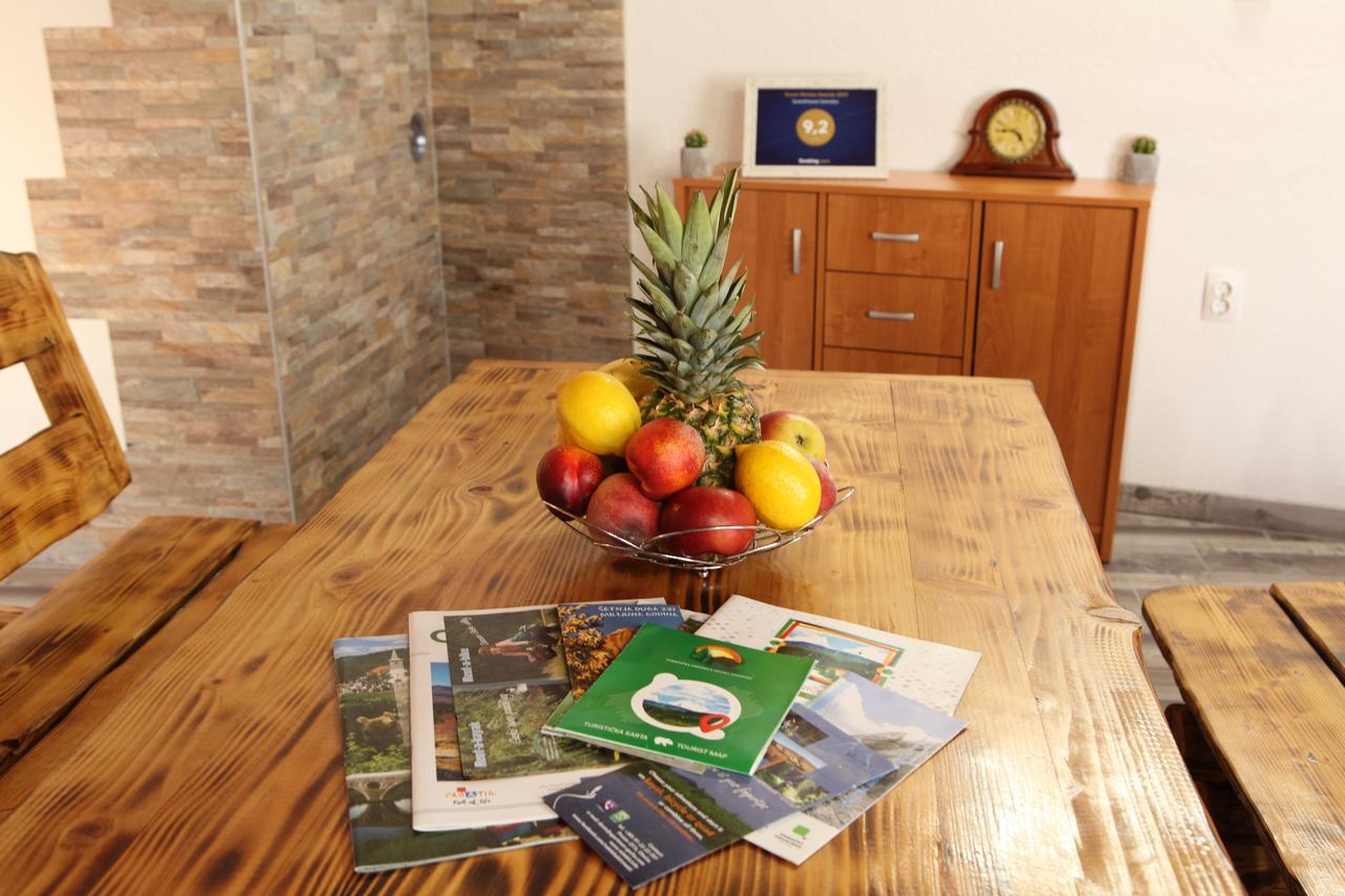 Guesthouse Samolov Vrhovine Zewnętrze zdjęcie