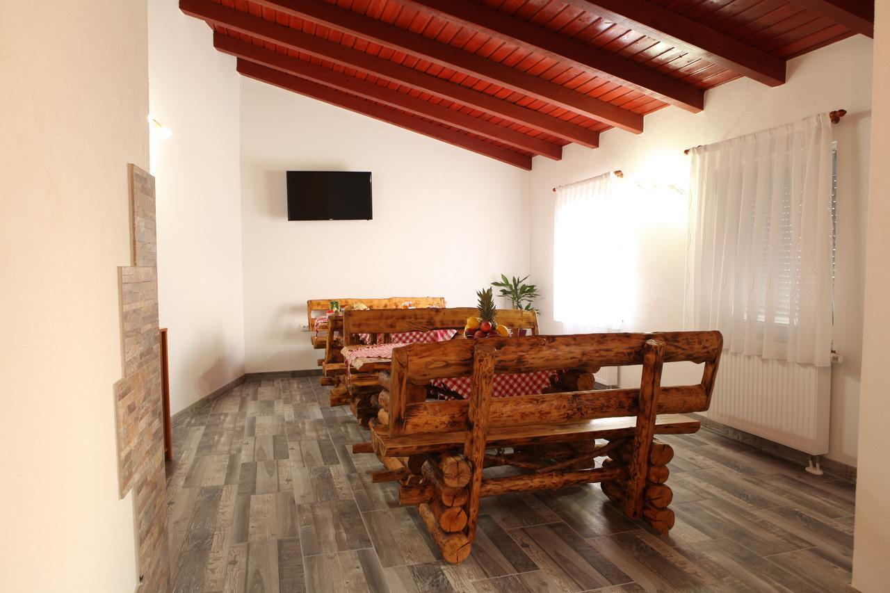 Guesthouse Samolov Vrhovine Zewnętrze zdjęcie