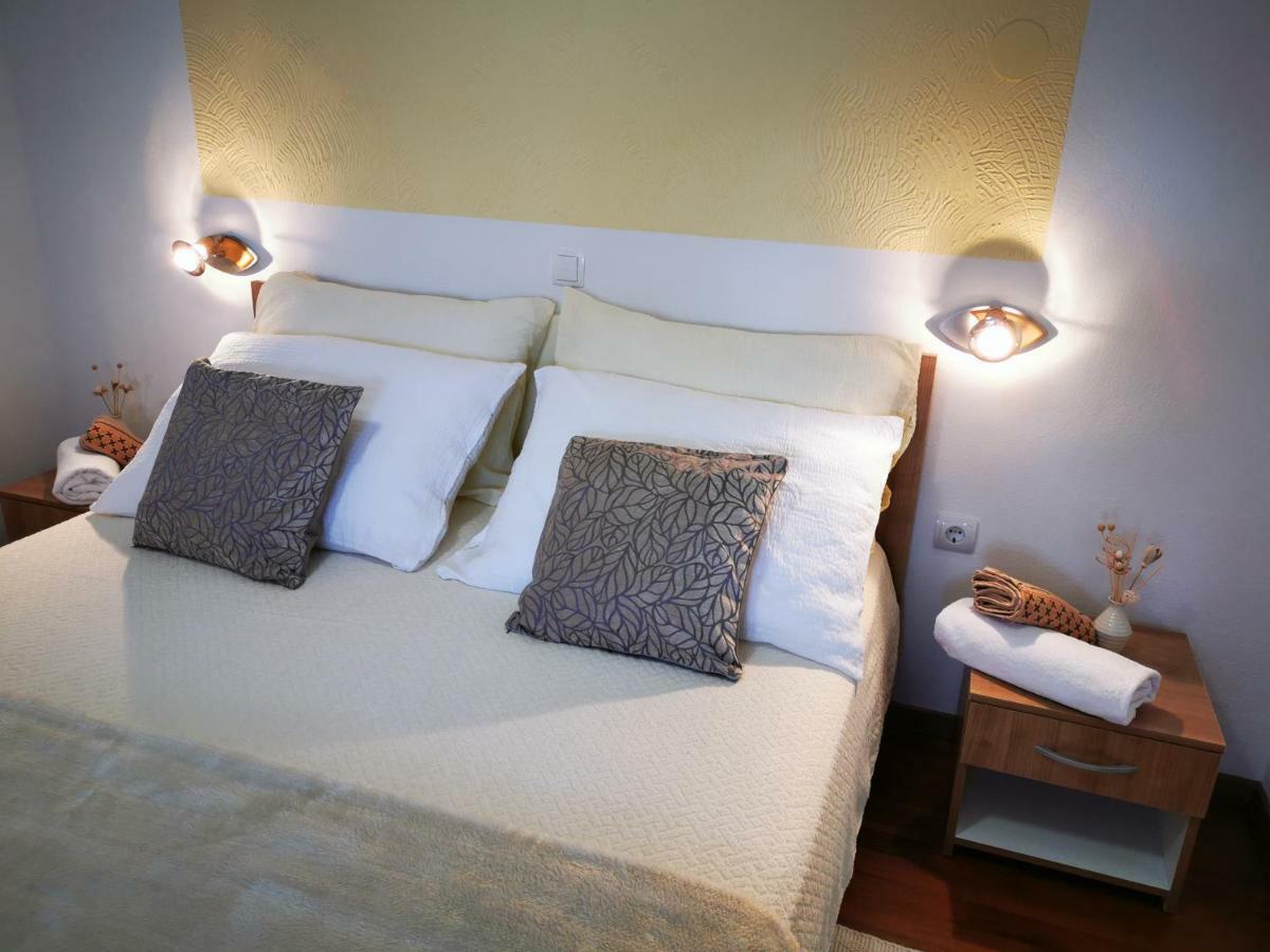 Guesthouse Samolov Vrhovine Zewnętrze zdjęcie